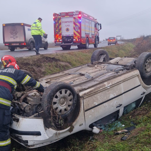 Un autoturism s-a răsturnat la ieșirea din Vințu de Jos spre Pianu