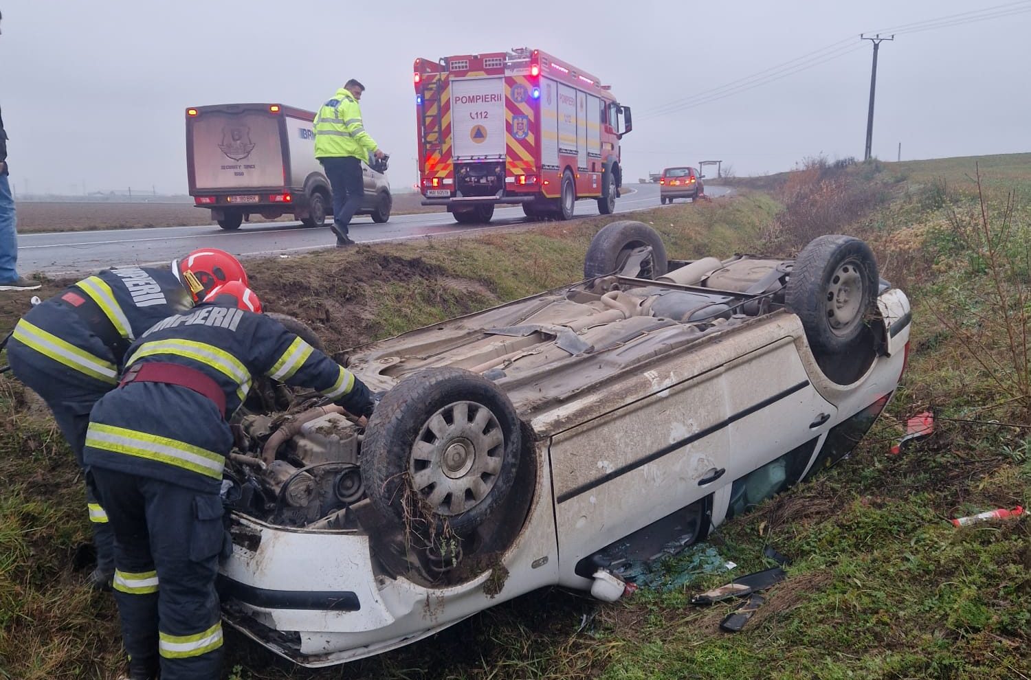 Un autoturism s-a răsturnat la ieșirea din Vințu de Jos spre Pianu