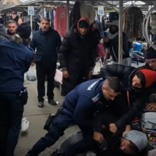 Tensiuni în piața din Timișoara au degenerat într-o bătaie în timpul unui control al jandarmilor