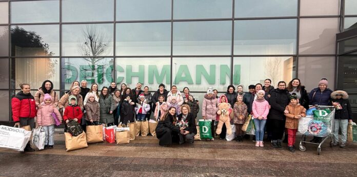 Voluntarii din Suceava aduc bucurie copiilor merituoși din Berchișești