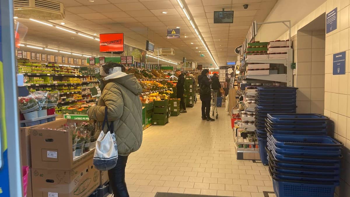 Magazinele din județul Alba ajustează programul de Crăciun 2025 pentru cumpărători