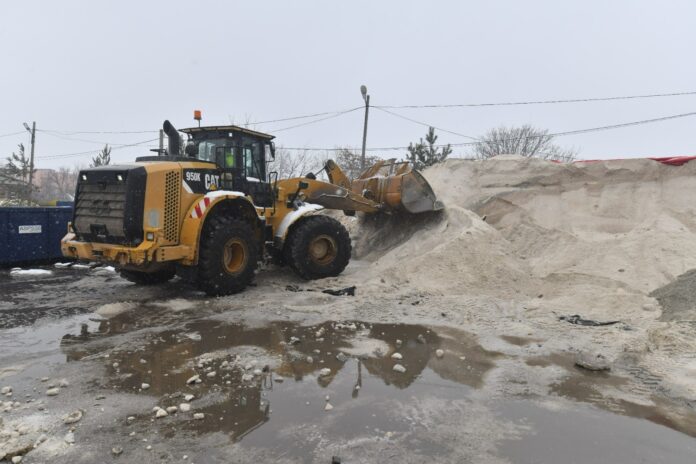 Operatorii de salubritate din București, pregătiți pentru intervenții la prima ninsoare de Crăciun