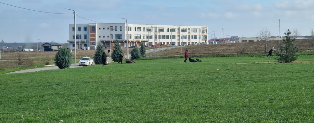 Autoritățile locale intensifică lucrările de întreținere a spațiilor publice