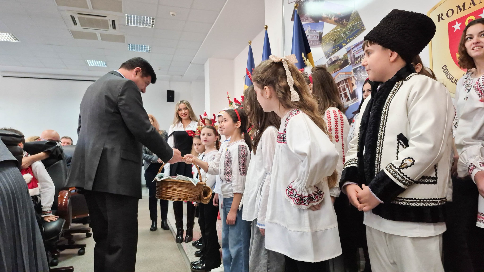 Consiliul Județean Galați a încheiat anul cu colinde, tradiții și proiecte votate