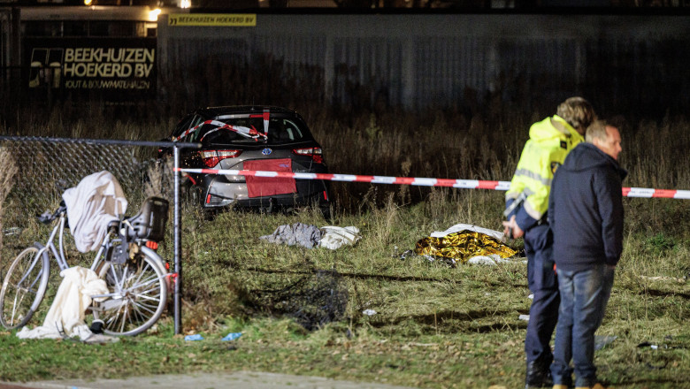 Nouă persoane, între care trei grav rănite, după ce o mașină a intrat în mulțime în Olanda