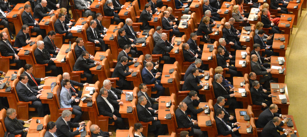 Camera Deputaților adoptă regula retragerii parțiale din fondurile de pensii private