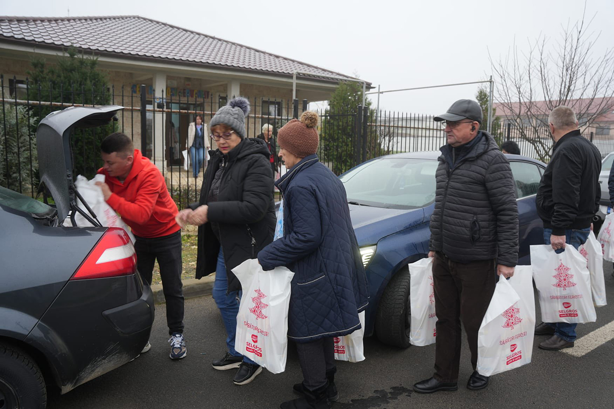 Primăria Cumpăna oferă sprijin social prin pachete alimentare pentru 350 de persoane