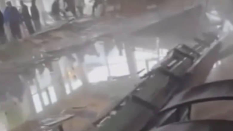 Tavanul piscinei unui hotel din Sibiu s-a prăbușit; mai multe persoane transportate la spital