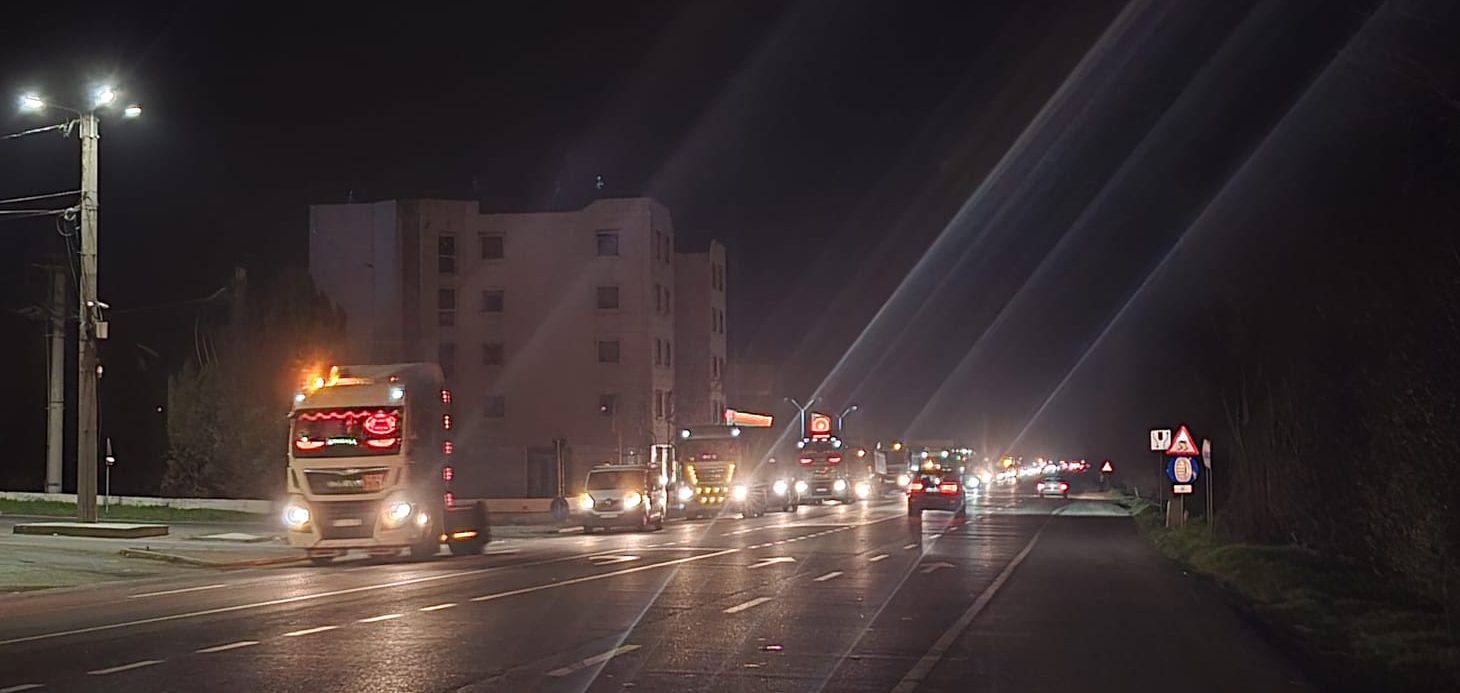 Zeci de vehicule protestează la Mangalia împotriva scumpirilor și taxelor guvernamentale