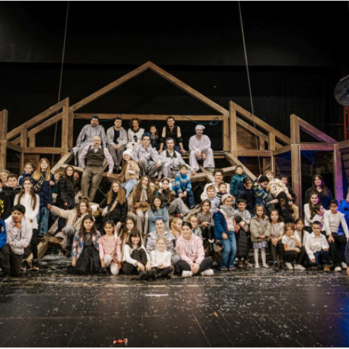 Teatrul Szigligeti din Oradea a creat o experiență festivă pentru copiii în dificultate