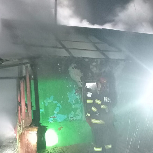 Pompierii au intervenit rapid pentru a stinge un incendiu într-o gospodărie din Bobulești