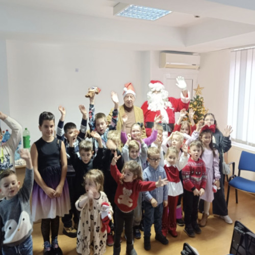 Moș Crăciun a vizitat copiii la sediul Filialei CECCAR Maramureș