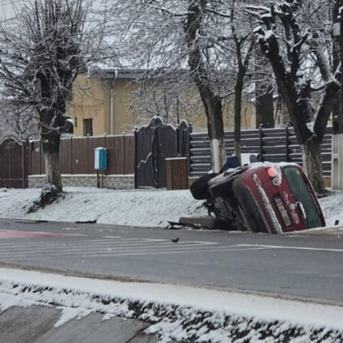 Accidente pe drumurile din Botoșani după prima ninsoare din iarna aceasta