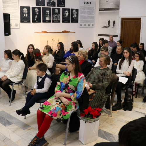 Elevii de la Vaslui au susținut concertul tradițional de Crăciun la Muzeul Județean „Ștefan cel Mare”