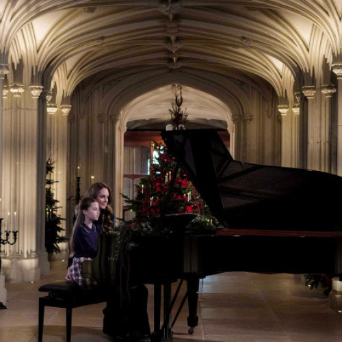 Catherine și prințesa Charlotte au cântat un duet la pian în slujba de Crăciun de la Westminster Abbey